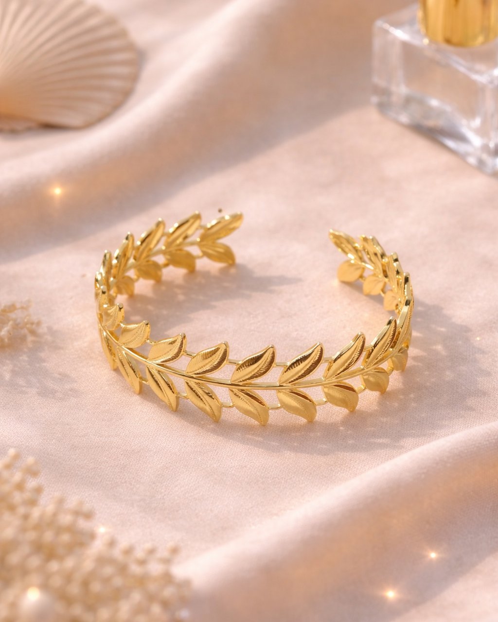Brazalete Laurel Dorada - Acero Inoxidable Quirúrgico
